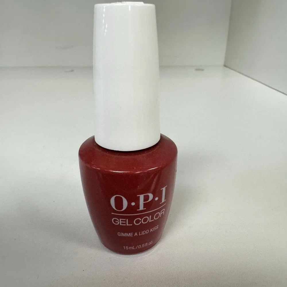 OPI Soak Off Gel Nail Polish GC V30 Gimme a Lido Kiss 0.5oz Red